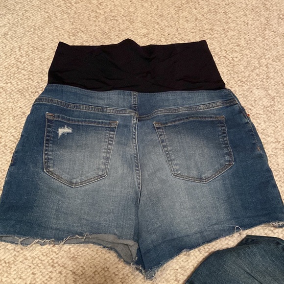 Maternity shorts - Picture 2 of 3